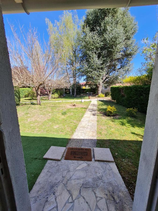 Les Cedres Bleus Bed & Breakfast Saint-Medard-de-Mussidan ภายนอก รูปภาพ