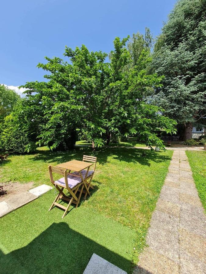 Les Cedres Bleus Bed & Breakfast Saint-Medard-de-Mussidan ภายนอก รูปภาพ