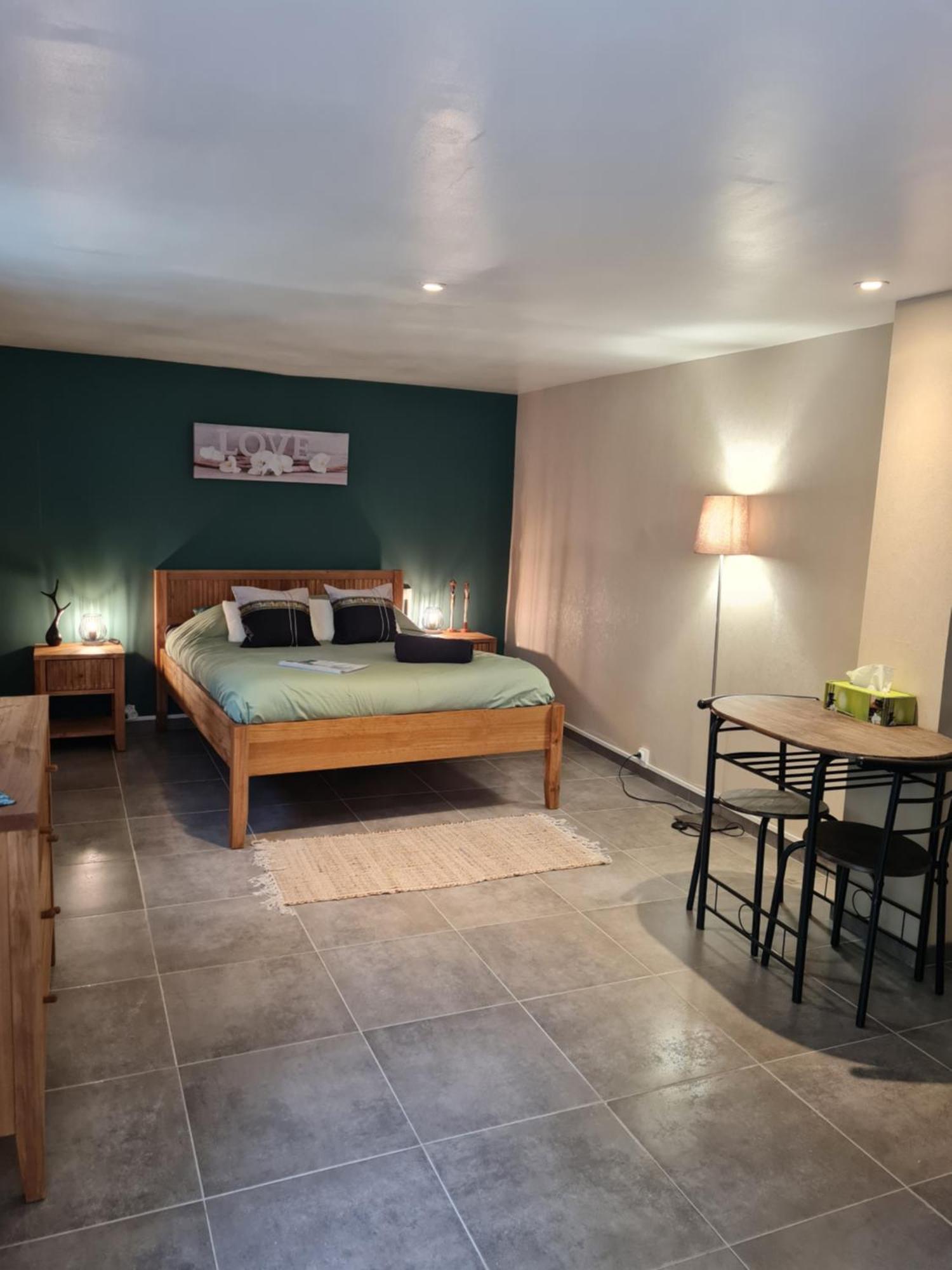 Les Cedres Bleus Bed & Breakfast Saint-Medard-de-Mussidan ภายนอก รูปภาพ