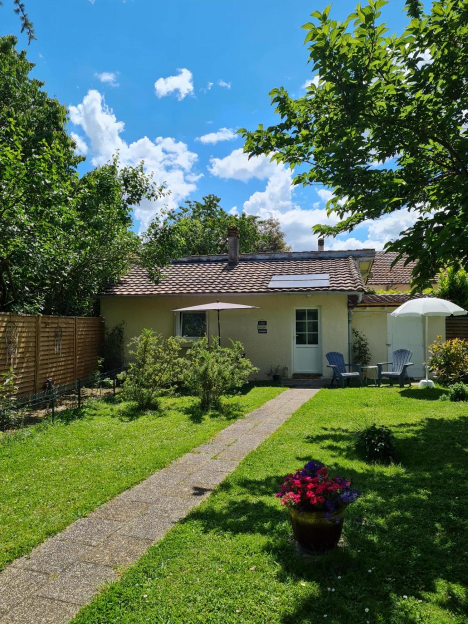 Les Cedres Bleus Bed & Breakfast Saint-Medard-de-Mussidan ภายนอก รูปภาพ