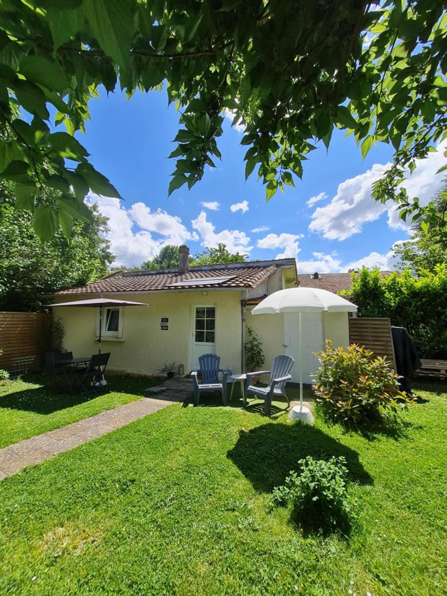 Les Cedres Bleus Bed & Breakfast Saint-Medard-de-Mussidan ภายนอก รูปภาพ